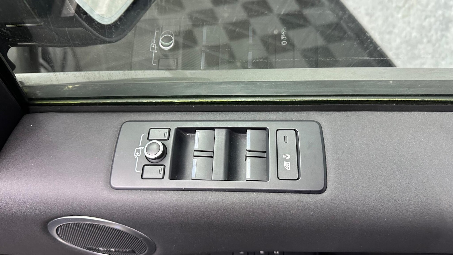 Used Land Rover Discovery 2017 for sale - 77426044: Photo 25