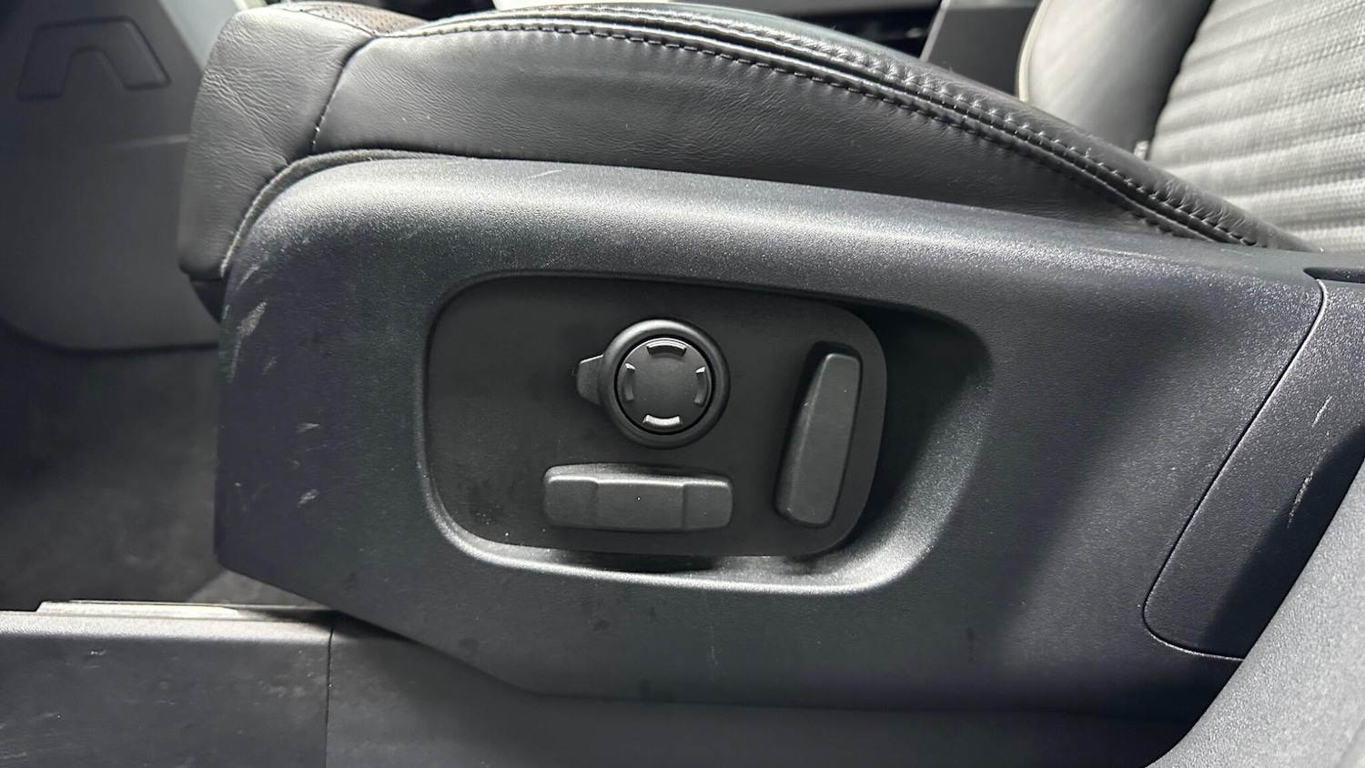 Used Land Rover Discovery 2017 for sale - 77426044: Photo 28