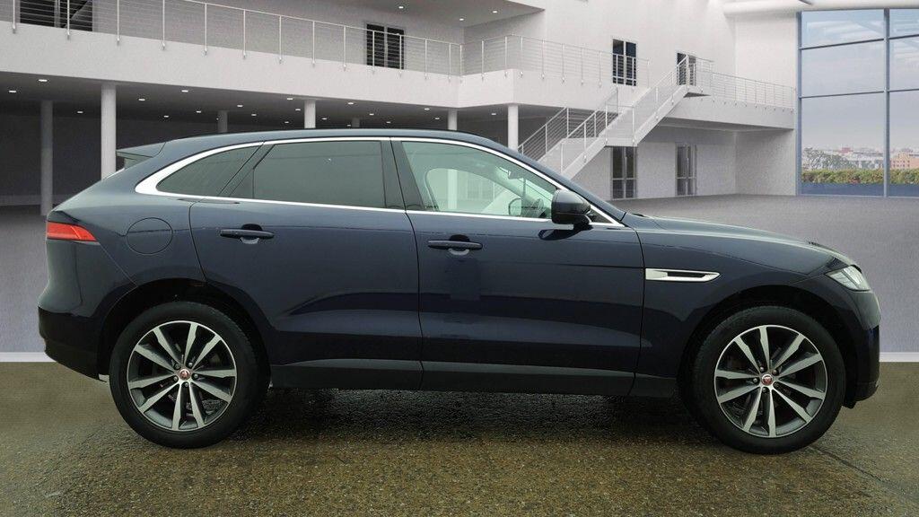 Used Jaguar F-Pace 2017 for sale - 77658132: Photo 8