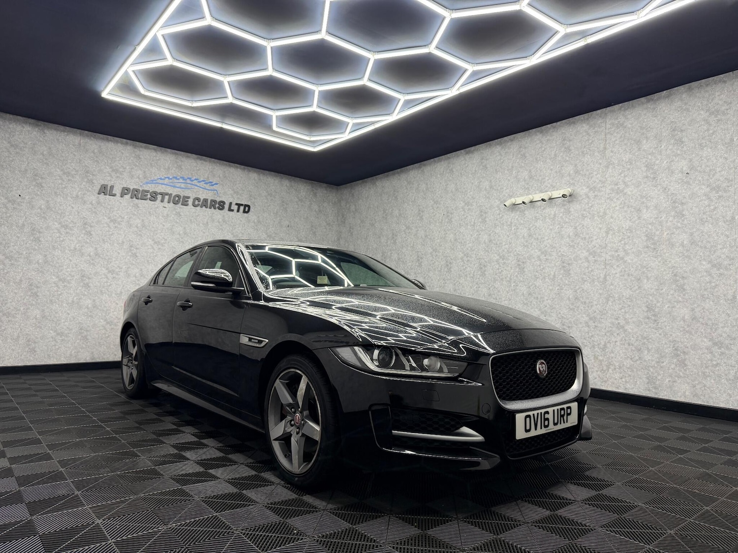 Used Jaguar XE 2016 for sale - 77021289: Photo 24