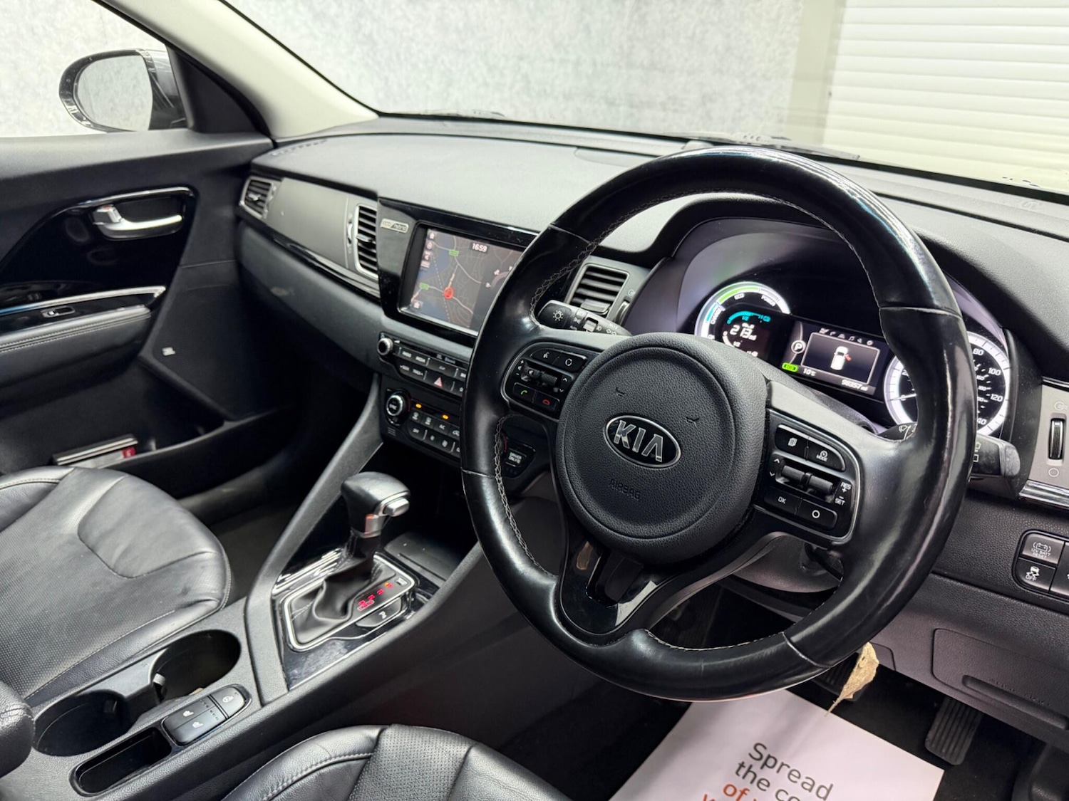 Used Kia Niro 2017 for sale - 78058506: Photo 2