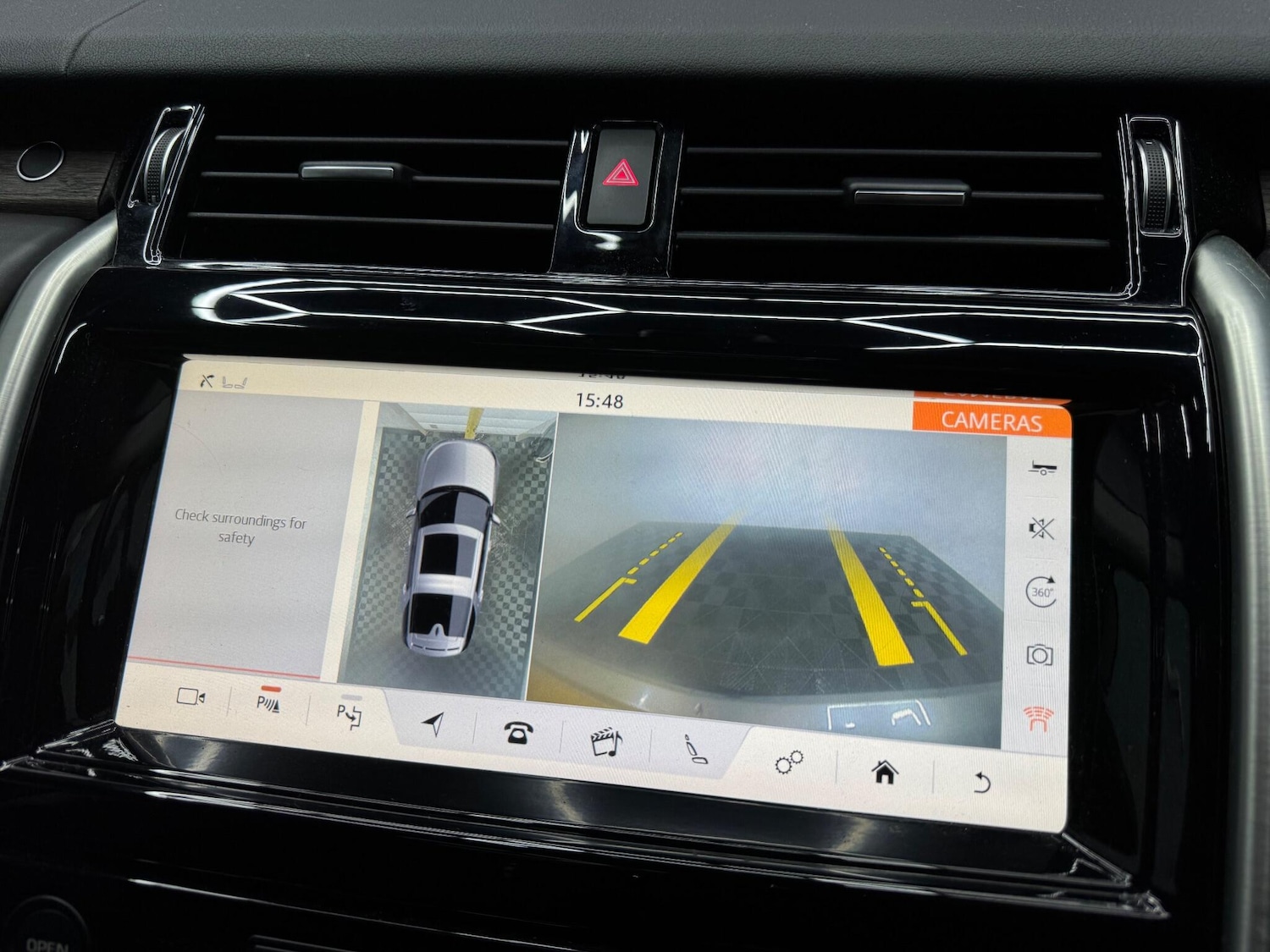 Used Land Rover Discovery 2017 for sale - 77723282: Photo 11