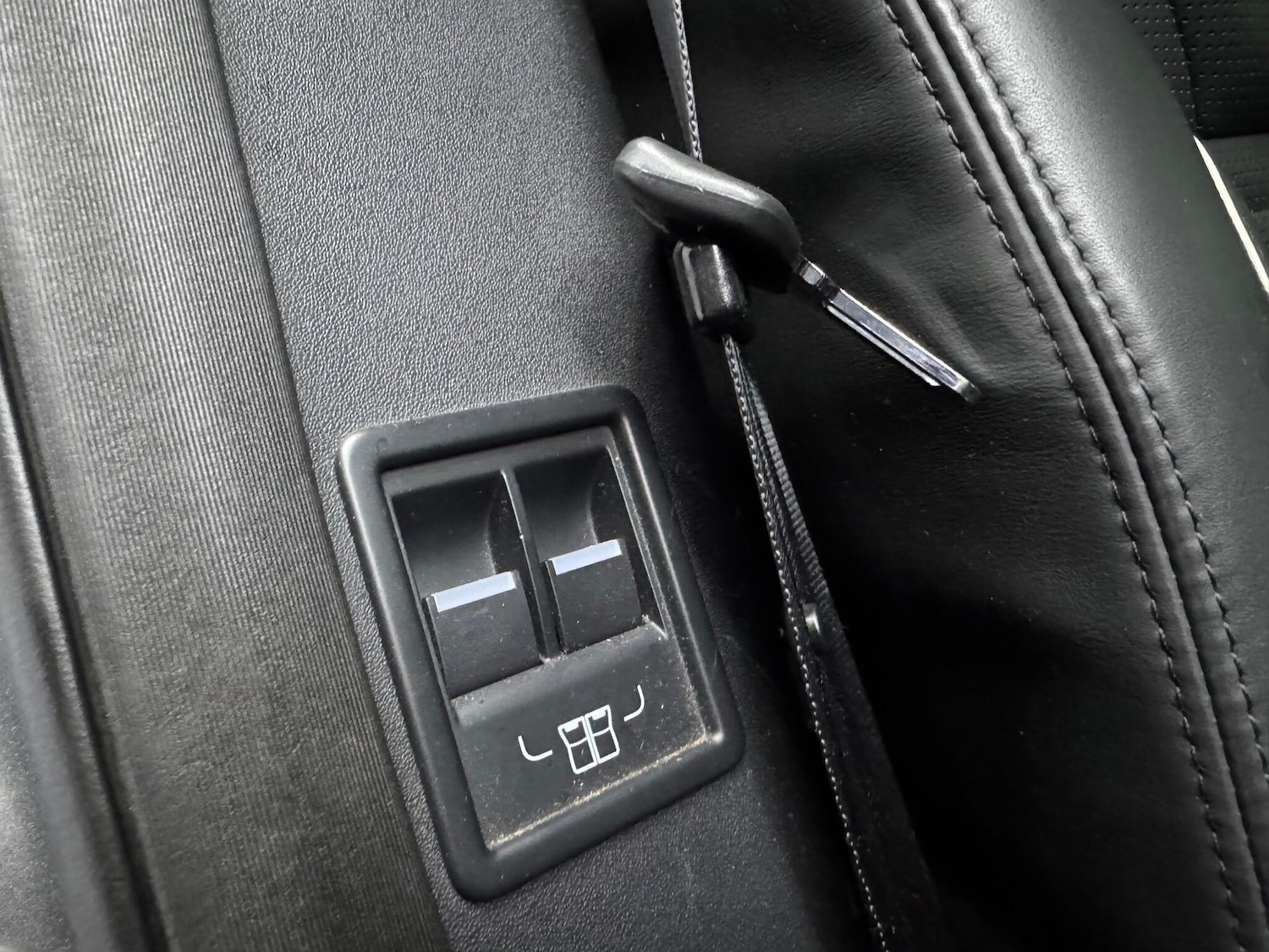 Used Land Rover Discovery 2017 for sale - 77723282: Photo 32