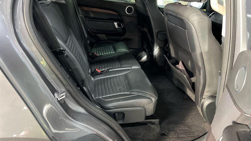 Used Land Rover Discovery 2017 for sale - 76432958: Photo 3