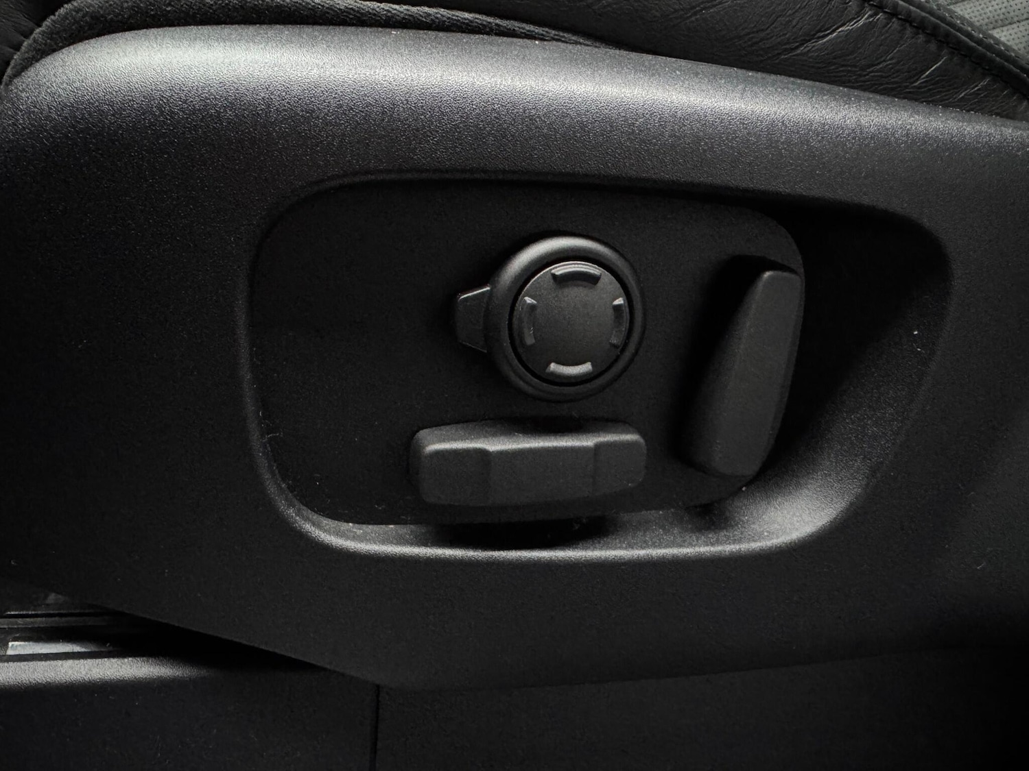 Used Land Rover Discovery 2017 for sale - 76432958: Photo 31