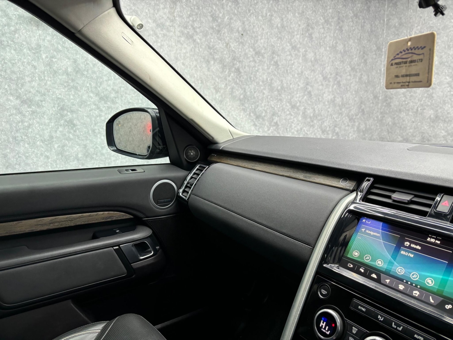 Used Land Rover Discovery 2017 for sale - 77331410: Photo 21