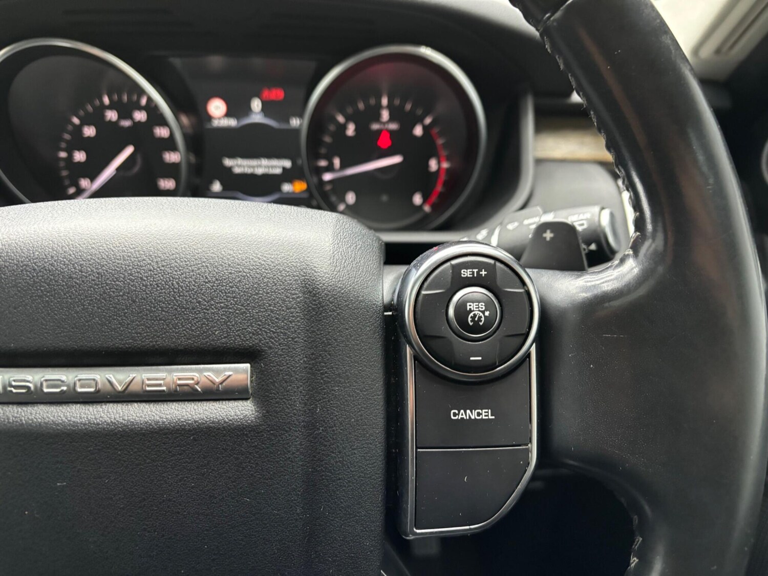 Used Land Rover Discovery 2017 for sale - 77331410: Photo 32