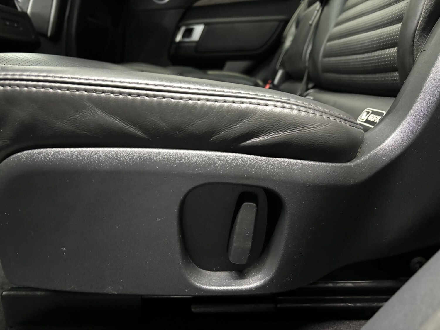 Used Land Rover Discovery 2017 for sale - 77331410: Photo 40