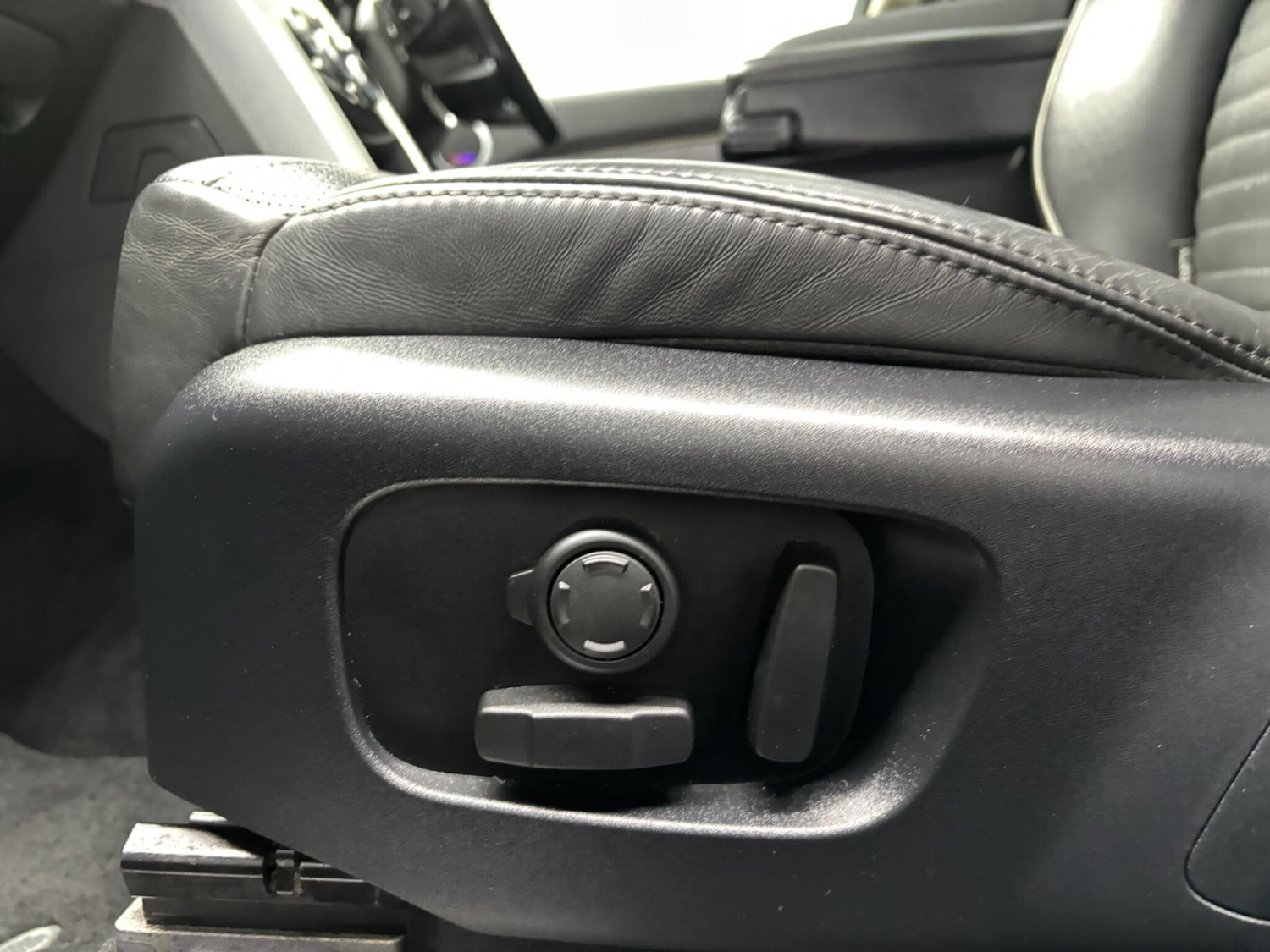 Used Land Rover Discovery 2017 for sale - 77331410: Photo 45