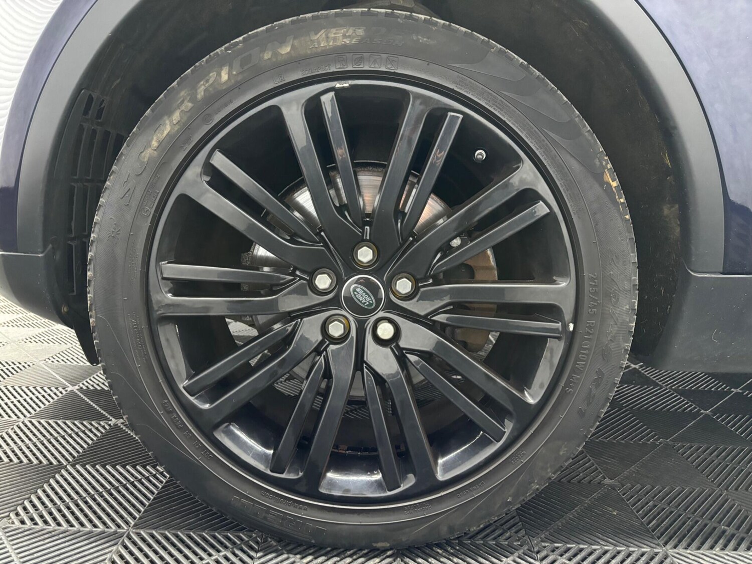 Used Land Rover Discovery 2017 for sale - 77331410: Photo 46