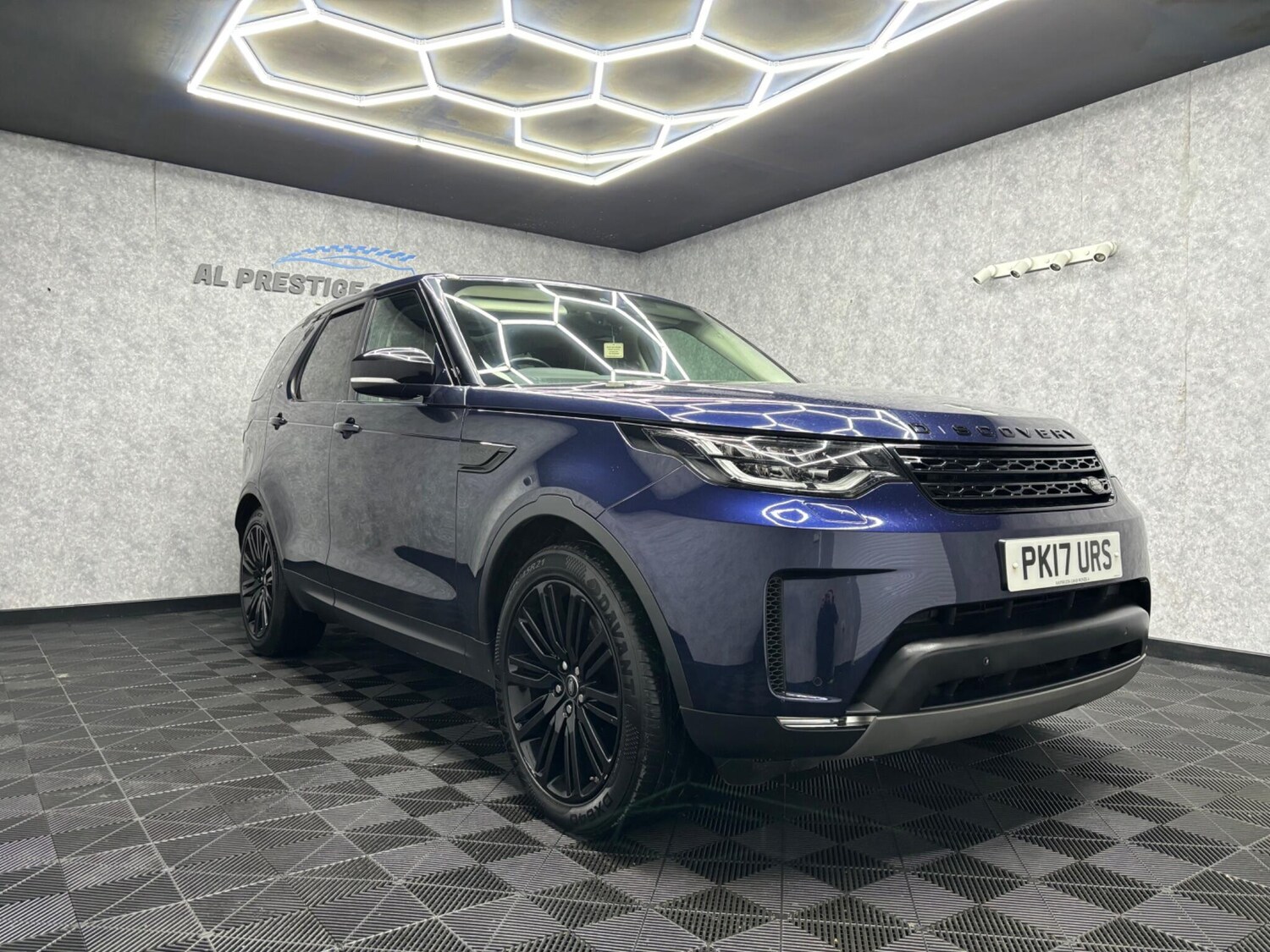 Used Land Rover Discovery 2017 for sale - 77331410: Photo 50