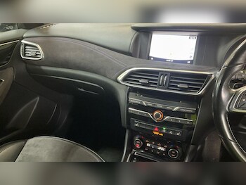 Used Infiniti Q30 2018 for sale - 77658978: Photo