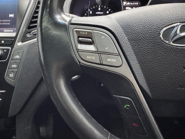 Used Hyundai Santa Fe 2015 for sale - 73905859: Photo 5