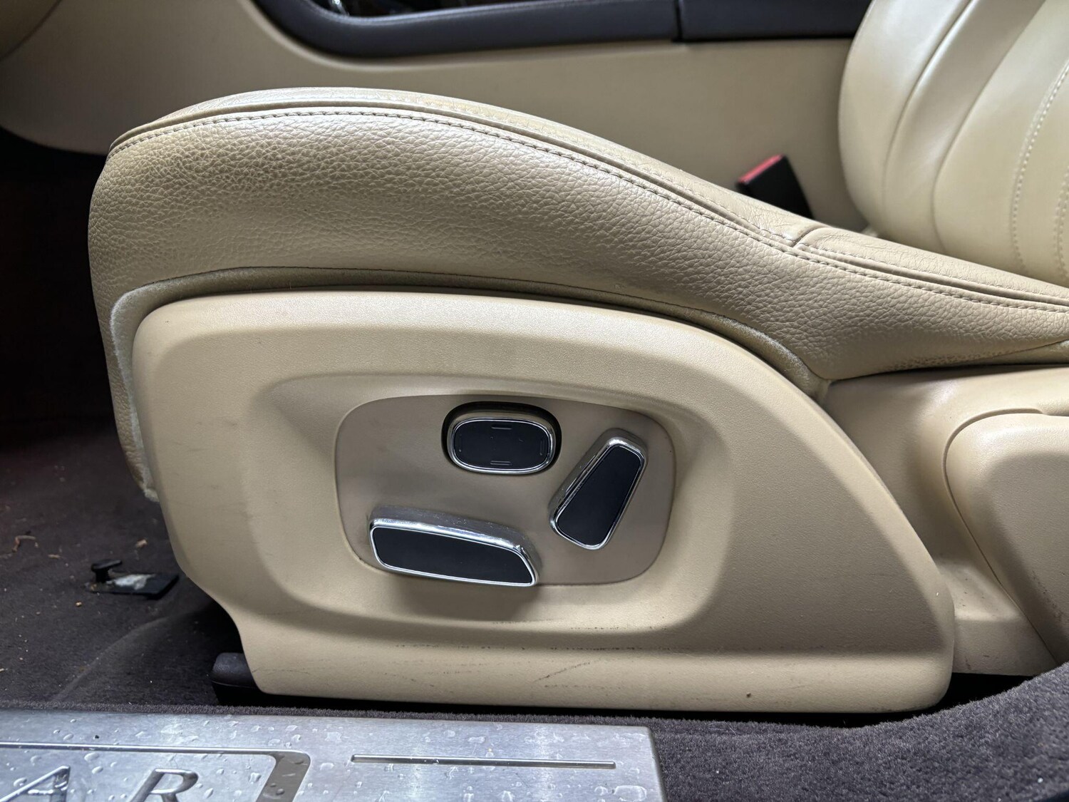 Used Jaguar XJ 2010 for sale - 78058387: Photo 17