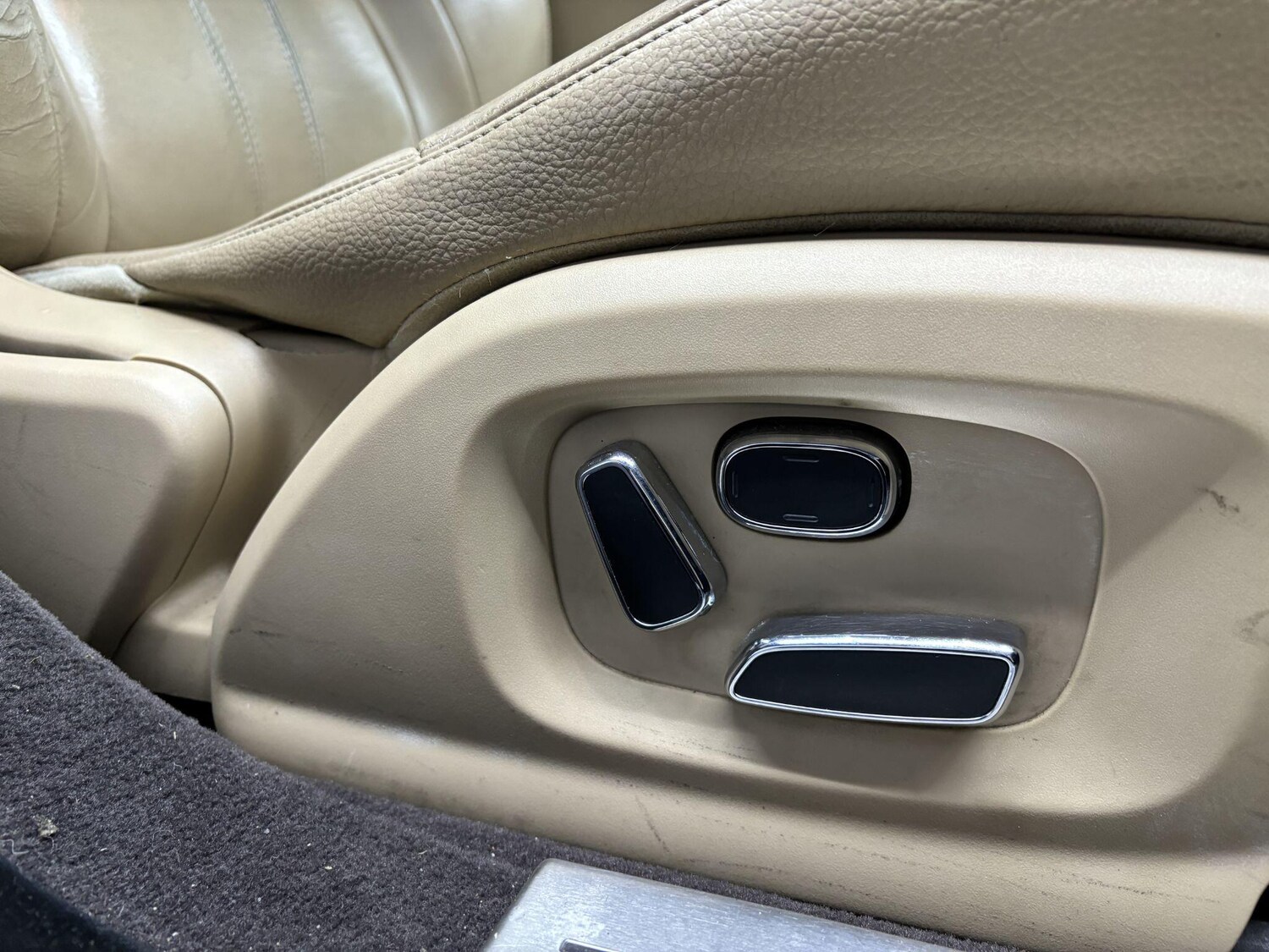 Used Jaguar XJ 2010 for sale - 78058387: Photo 18