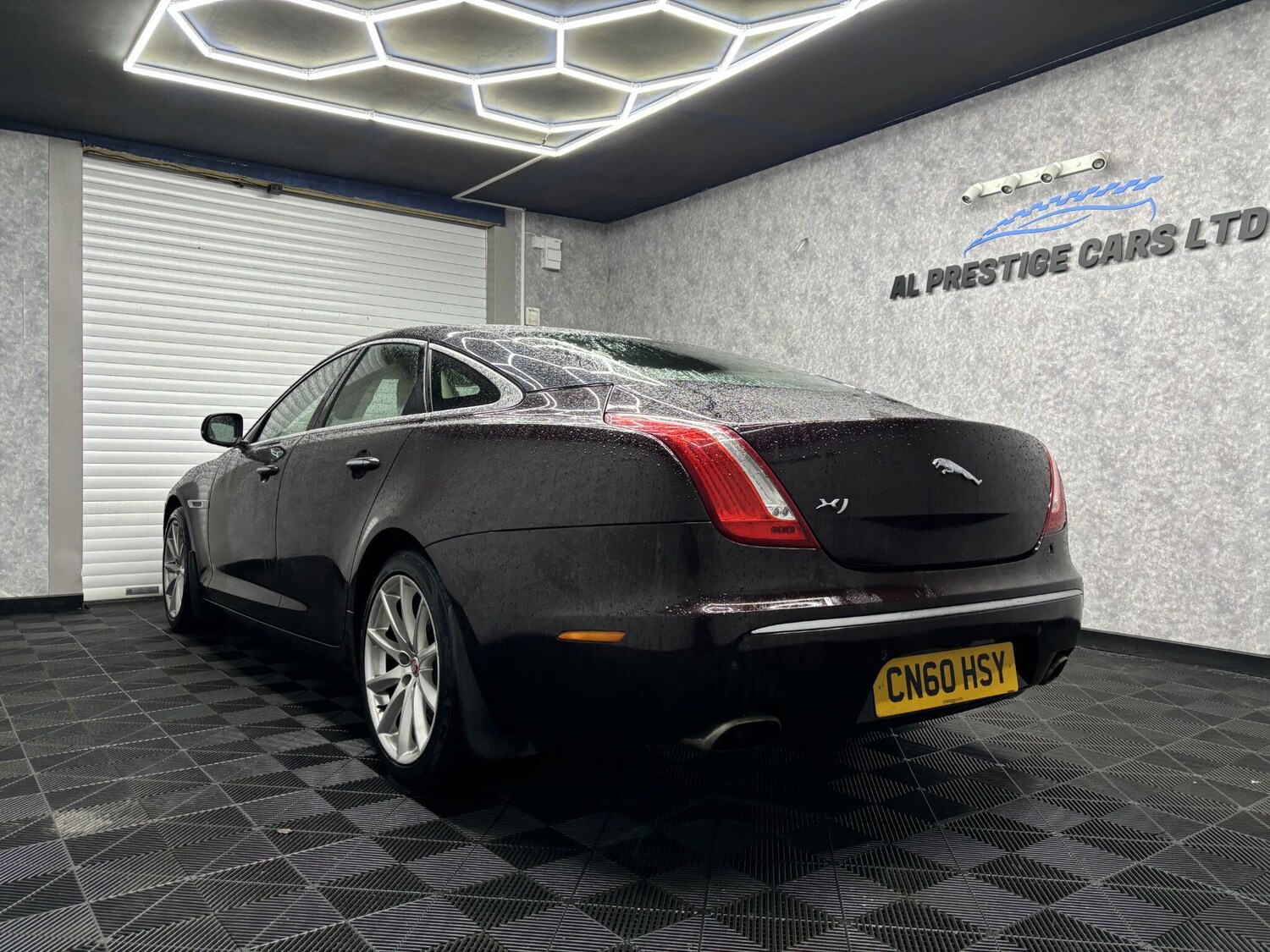 Used Jaguar XJ 2010 for sale - 78058387: Photo 24
