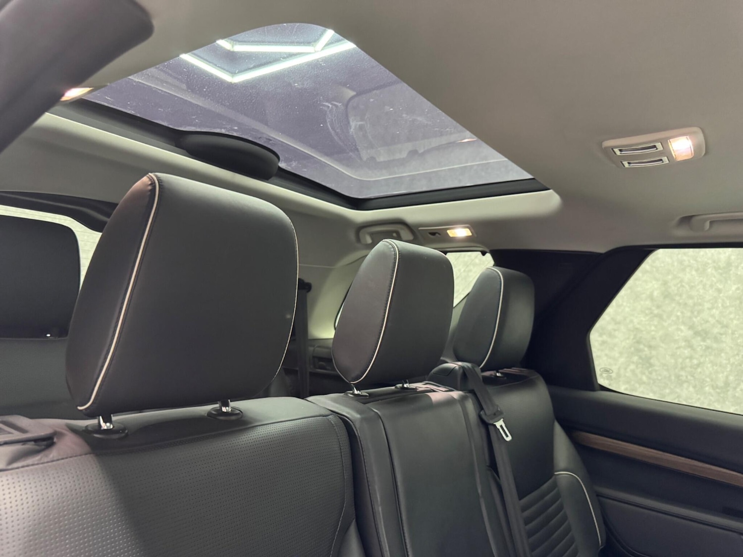 Used Land Rover Discovery 2017 for sale - 76499417: Photo 24