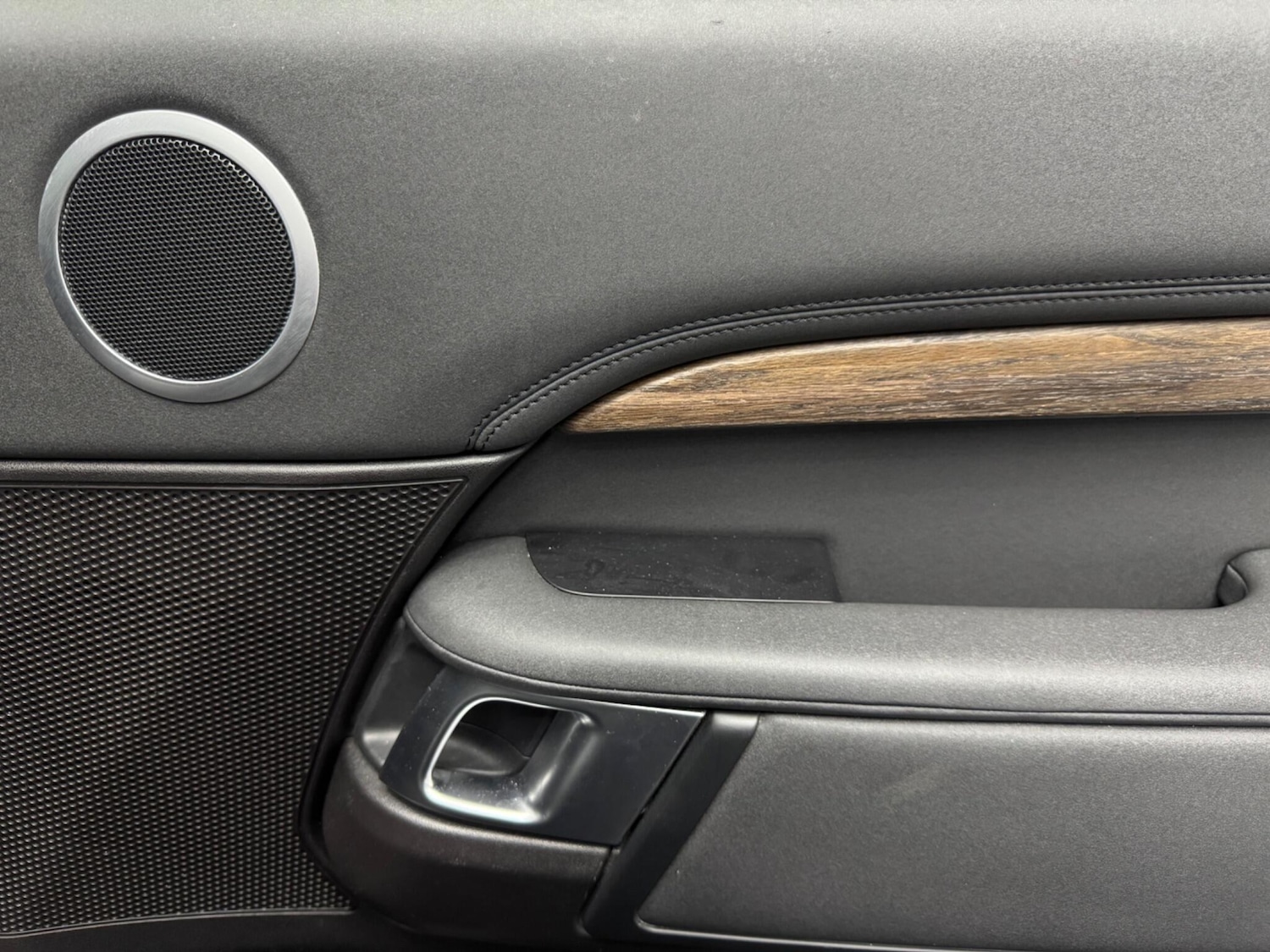 Used Land Rover Discovery 2017 for sale - 76499417: Photo 27