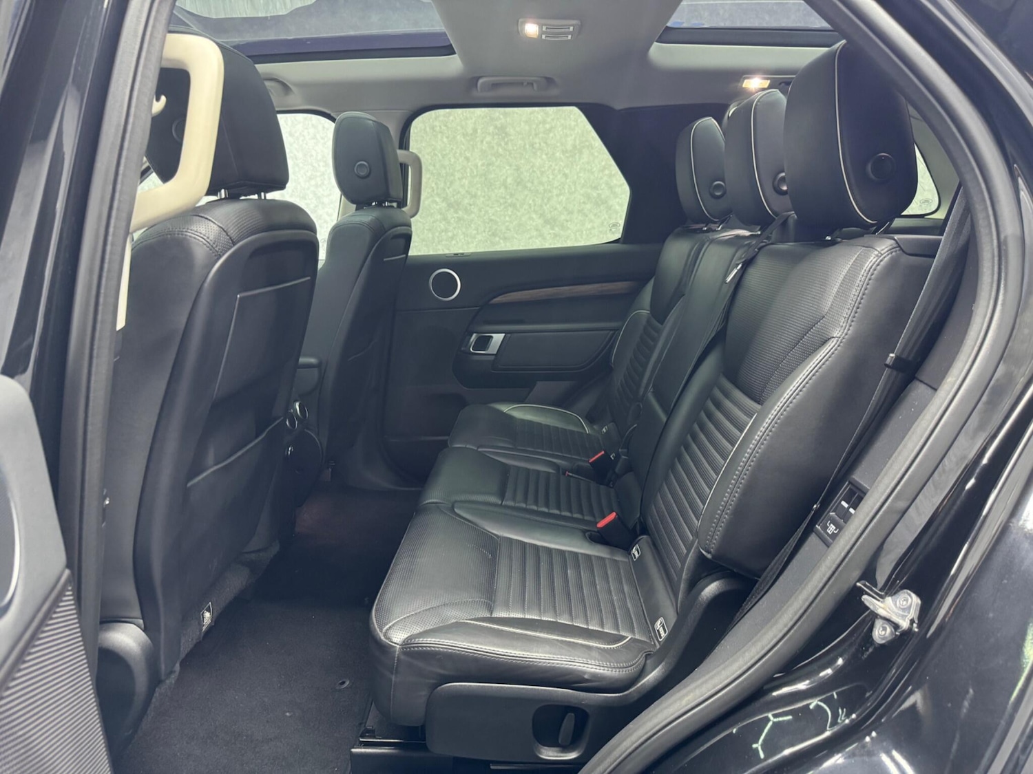 Used Land Rover Discovery 2017 for sale - 76499417: Photo 7