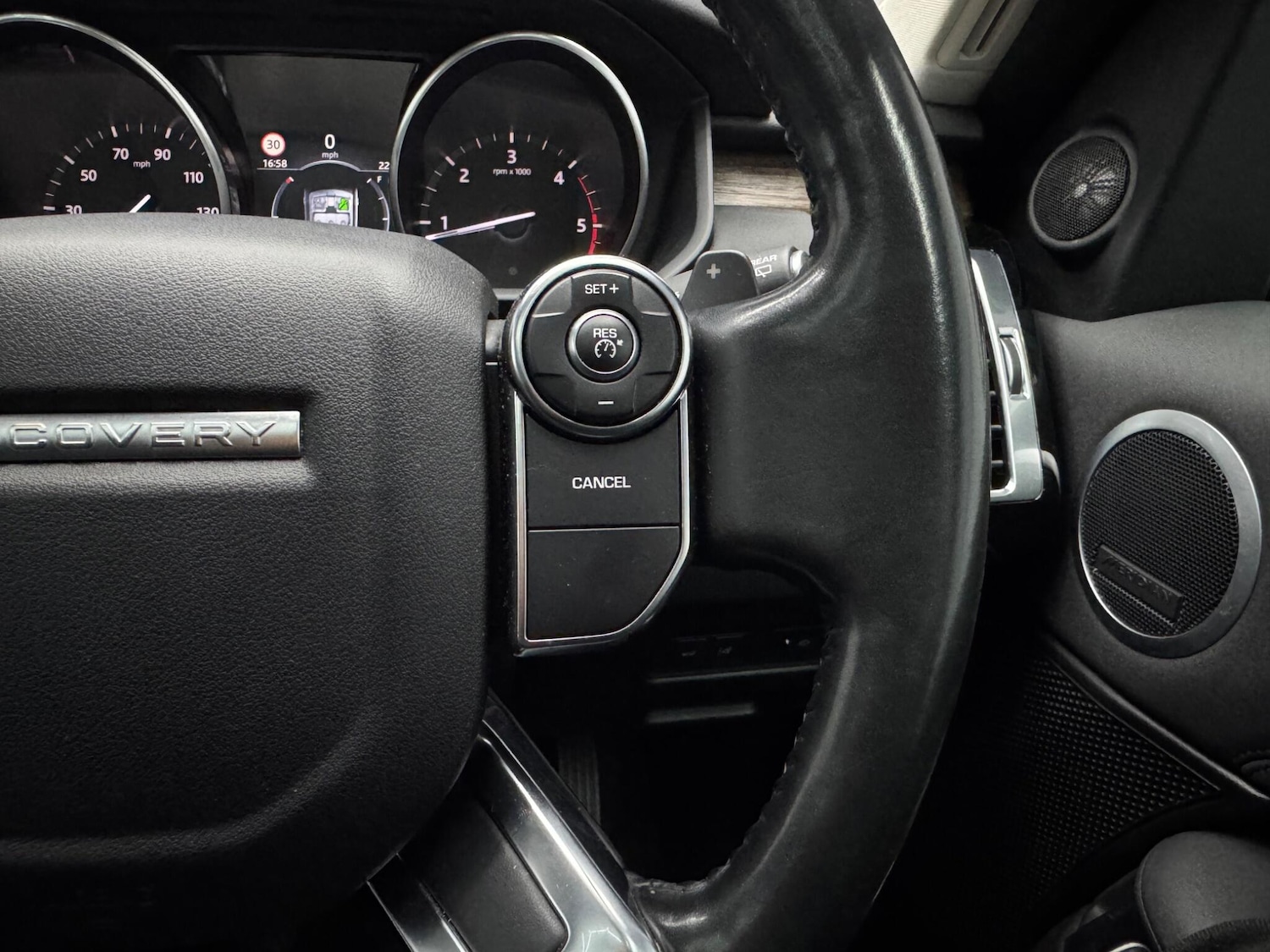 Used Land Rover Discovery 2017 for sale - 76499417: Photo 9