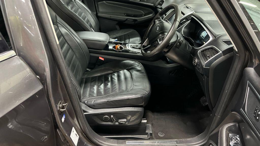 Used Ford Galaxy 2017 for sale - 77109734: Photo 2