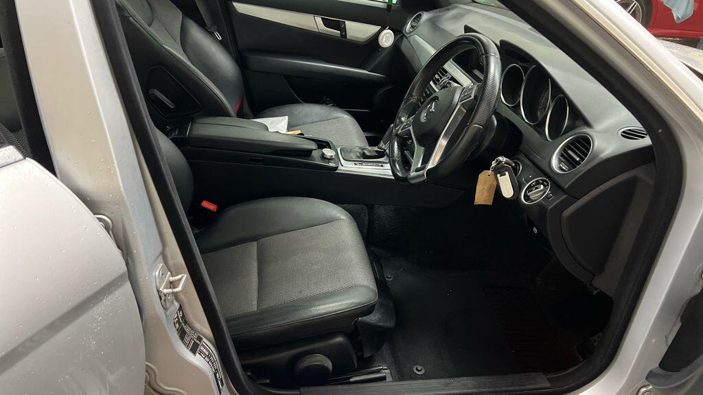 Used Mercedes-Benz C Class 2012 for sale - 77279170: Photo 2