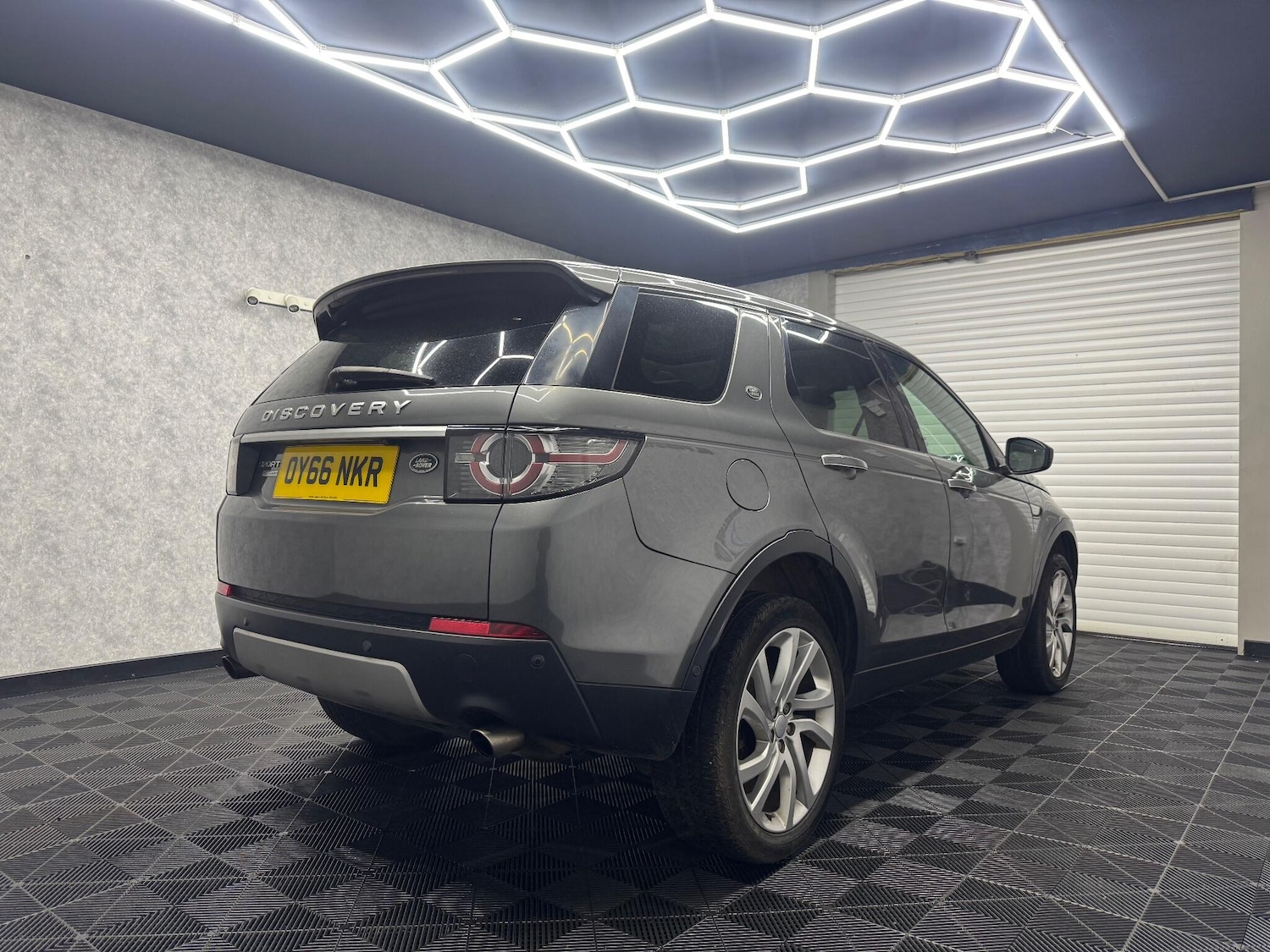 Used Land Rover Discovery Sport 2016 for sale - 78058947: Photo 4