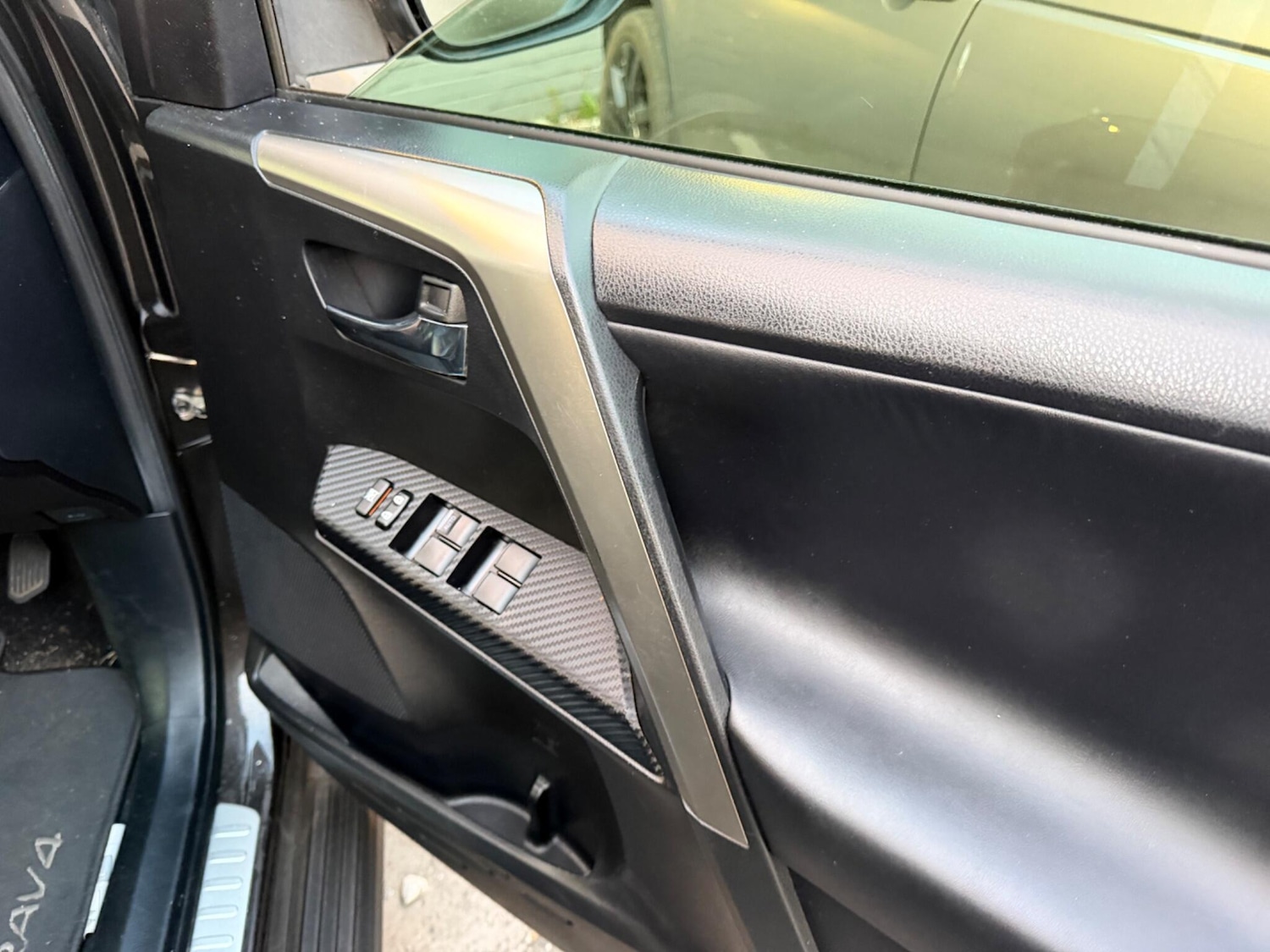 Used Toyota RAV4 for sale - 77753164: Photo 5