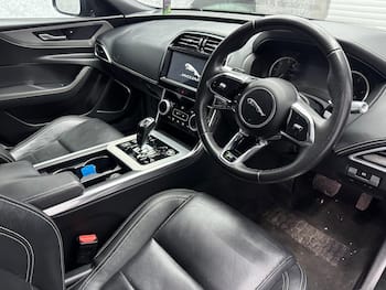 Used Jaguar XE 2019 for sale - 79664391: Photo