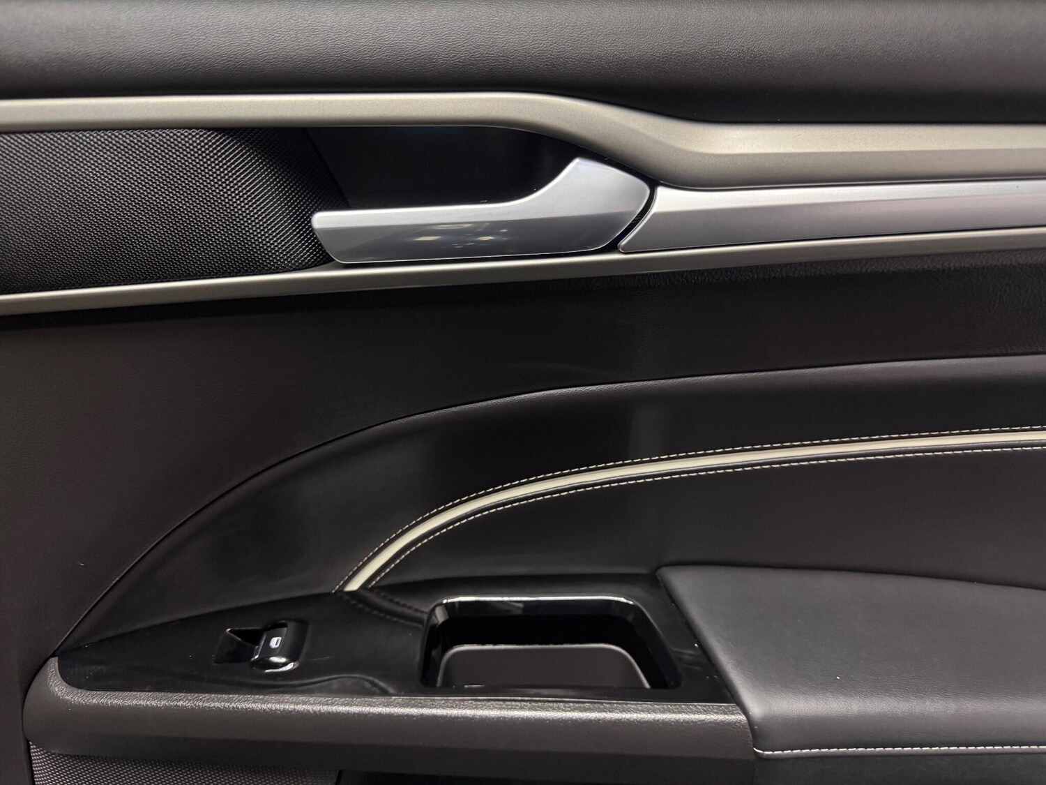 Used Ford Mondeo 2017 for sale - 77376343: Photo 22