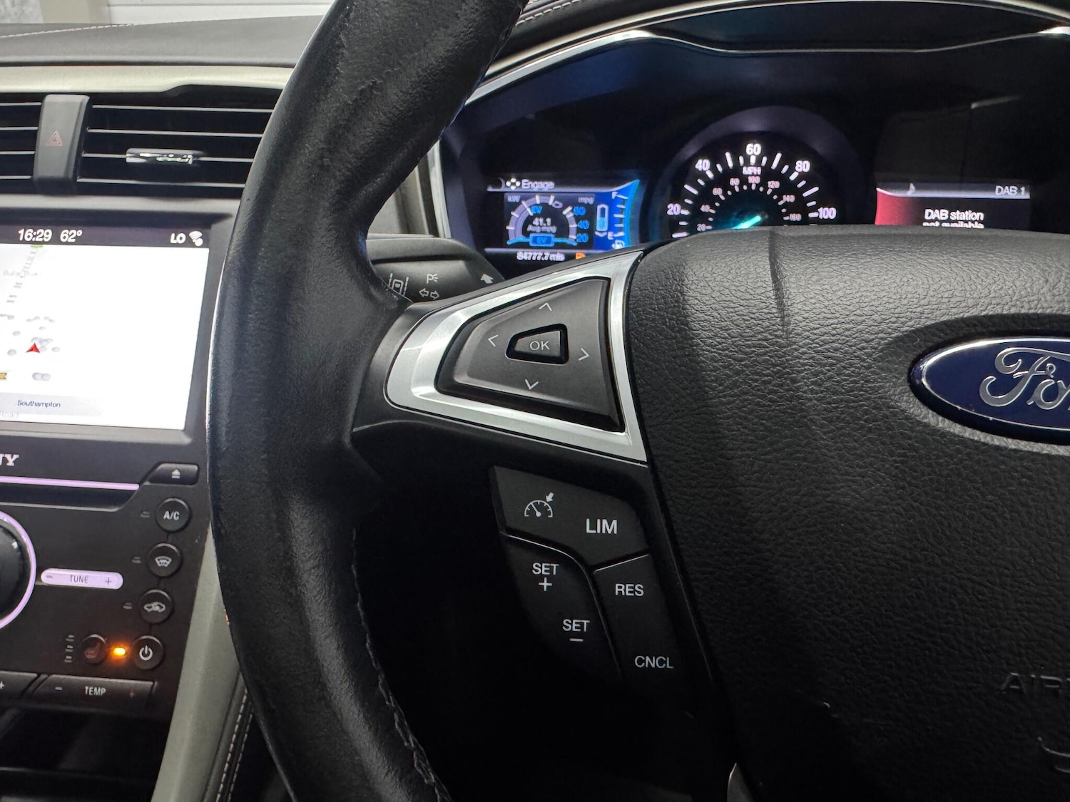 Used Ford Mondeo 2017 for sale - 77376343: Photo 8