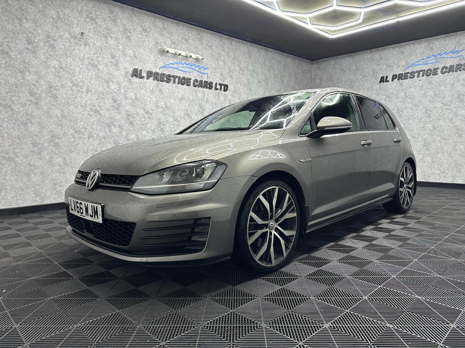 Used Volkswagen Golf for sale - 78058390: Photo 1
