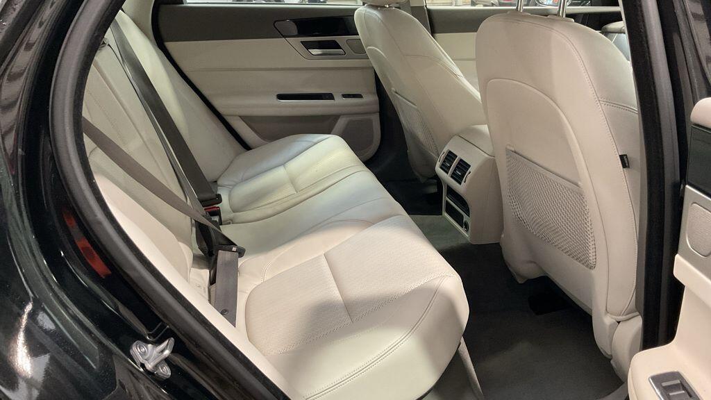 Used Jaguar XF 2016 for sale - 77377173: Photo 3