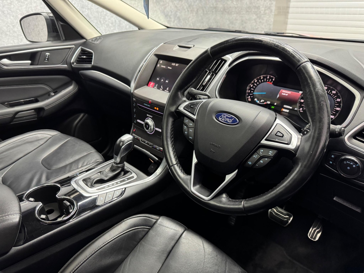 Used Ford S-Max 2017 for sale - 76151615: Photo 2