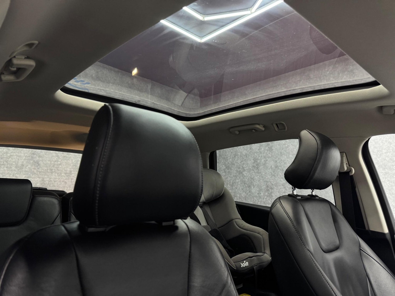 Used Ford S-Max 2017 for sale - 76151615: Photo 5