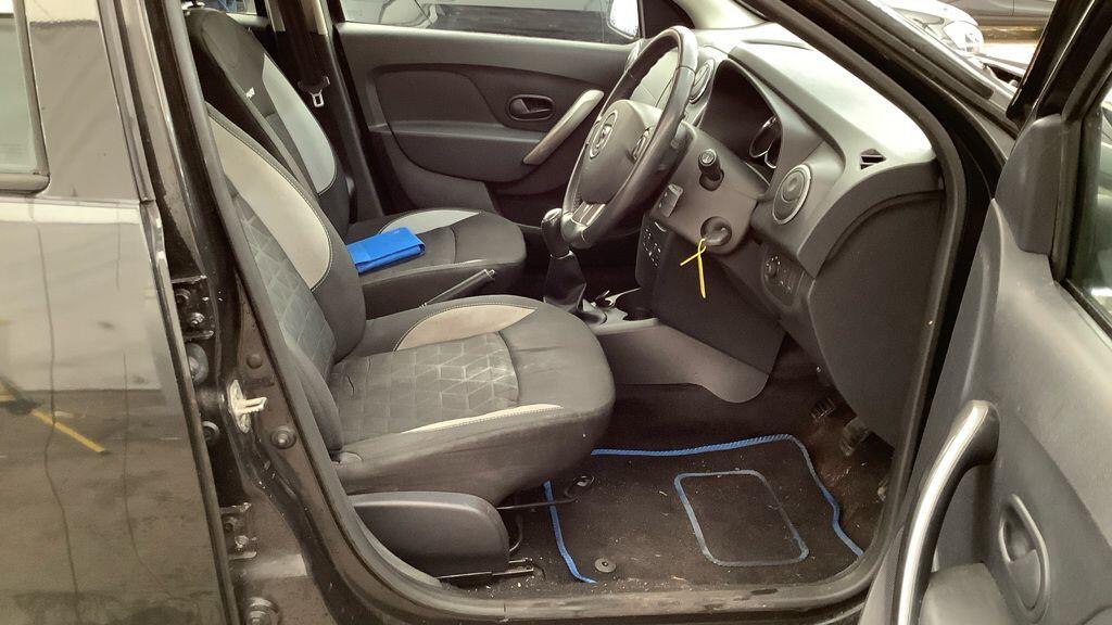 Used Dacia Sandero Stepway 2014 for sale - 77784036: Photo 2