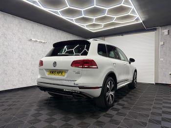 Used Volkswagen Touareg 2015 for sale - 79664307: Photo
