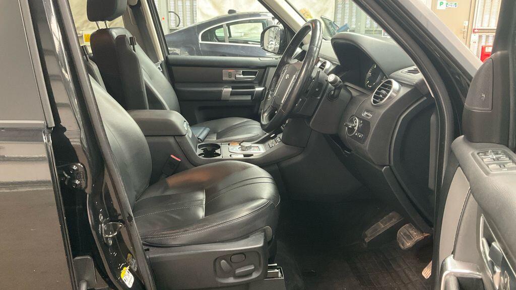 Used Land Rover Discovery 2016 for sale - 78058564: Photo 2