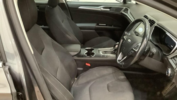 Used Ford Mondeo 2017 for sale - 74687037: Photo 2