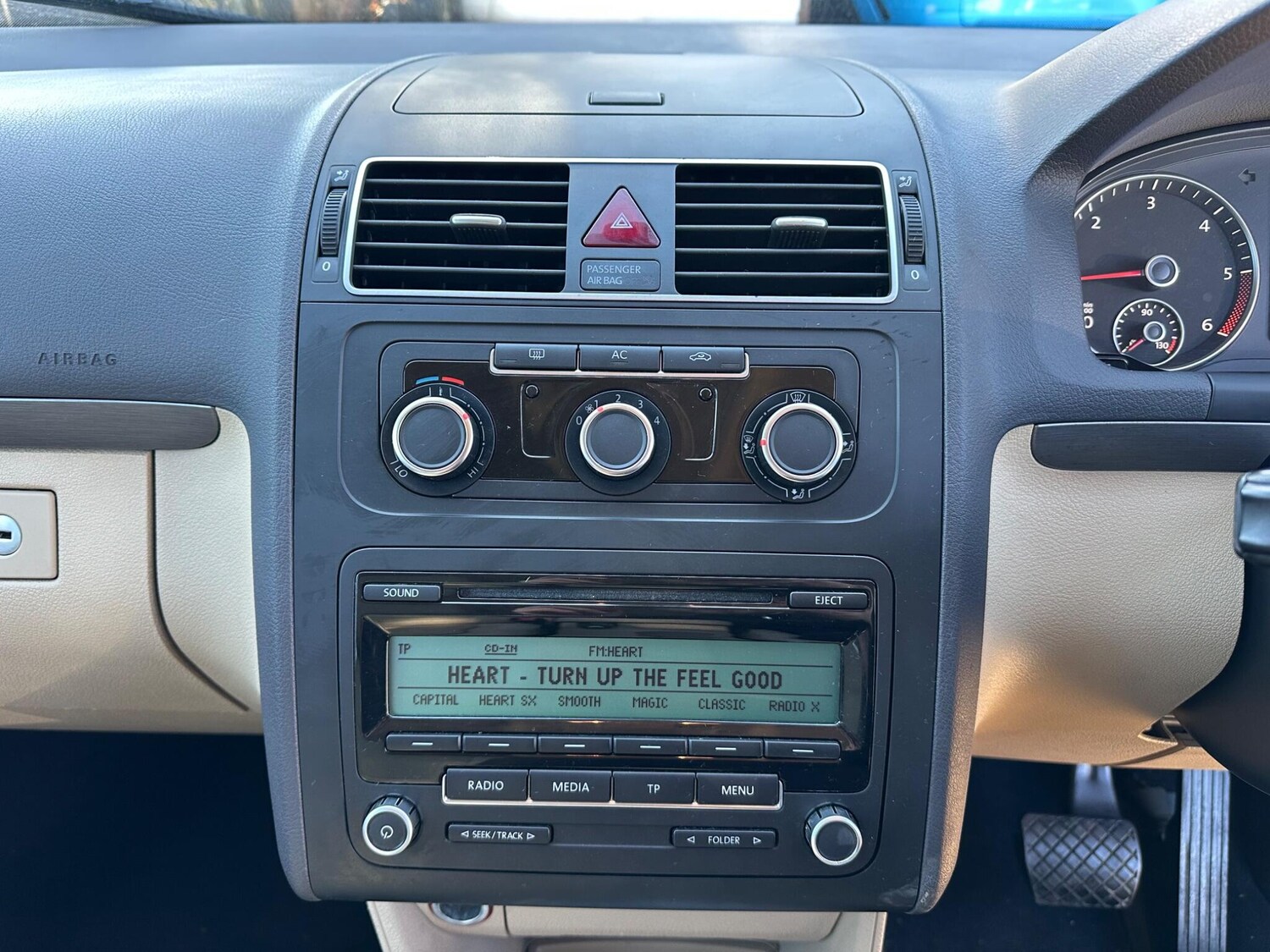 Used Volkswagen Touran 2011 for sale - 78058269: Photo 13