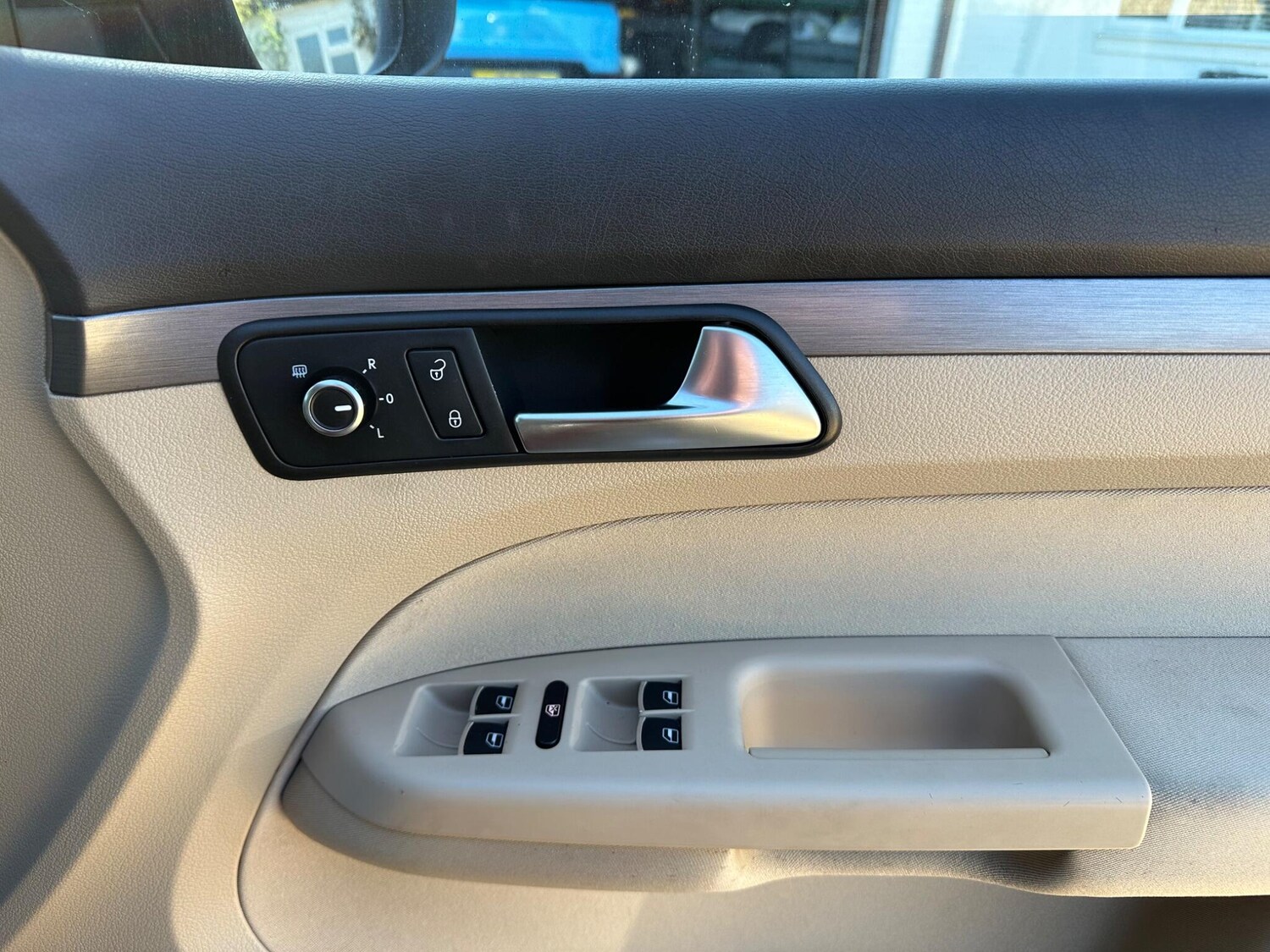 Used Volkswagen Touran 2011 for sale - 78058269: Photo 16