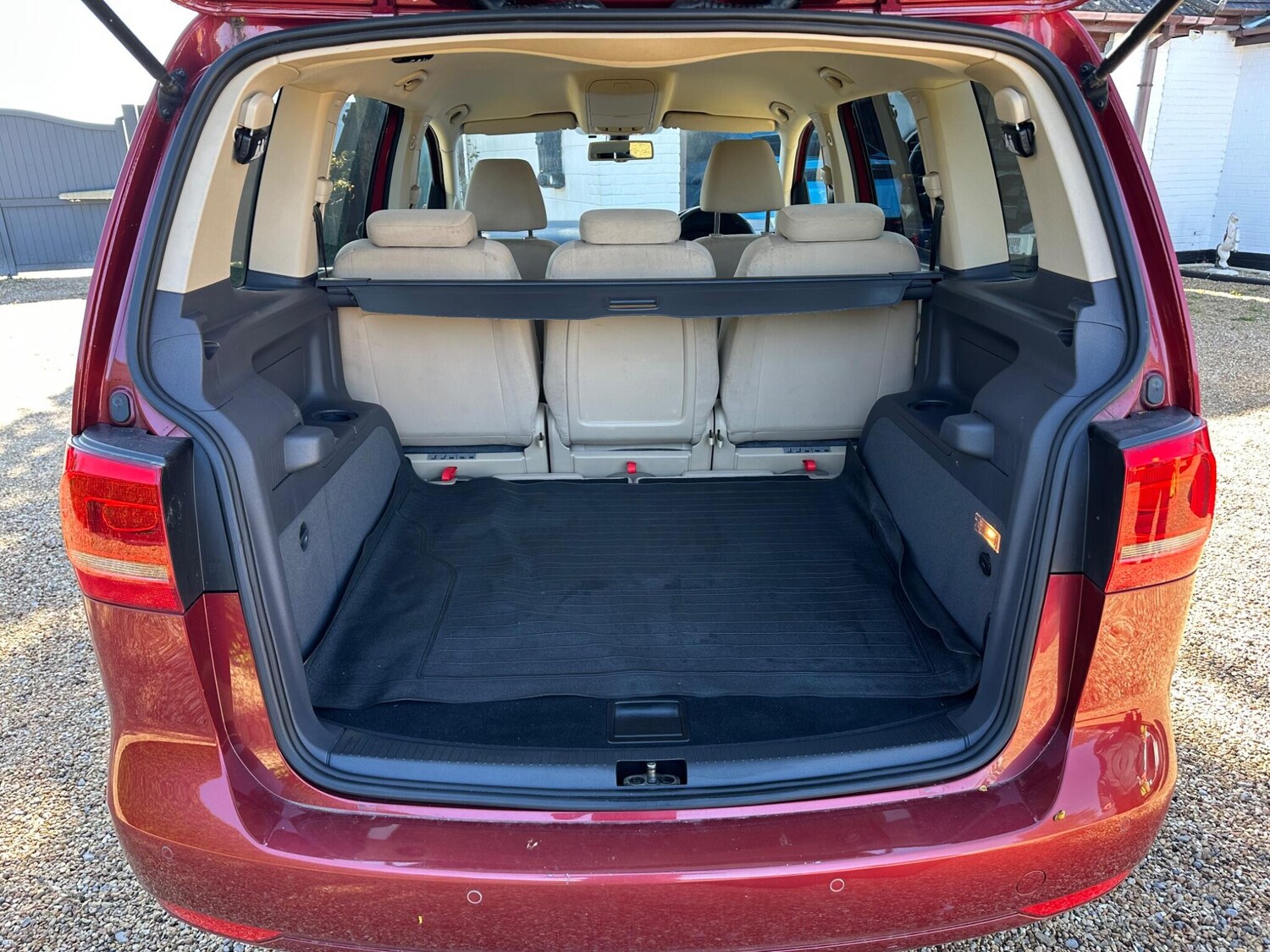 Used Volkswagen Touran 2011 for sale - 78058269: Photo 19