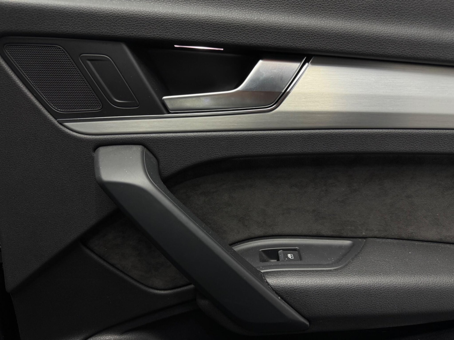 Used Audi Q5 2017 for sale - 75681825: Photo 33