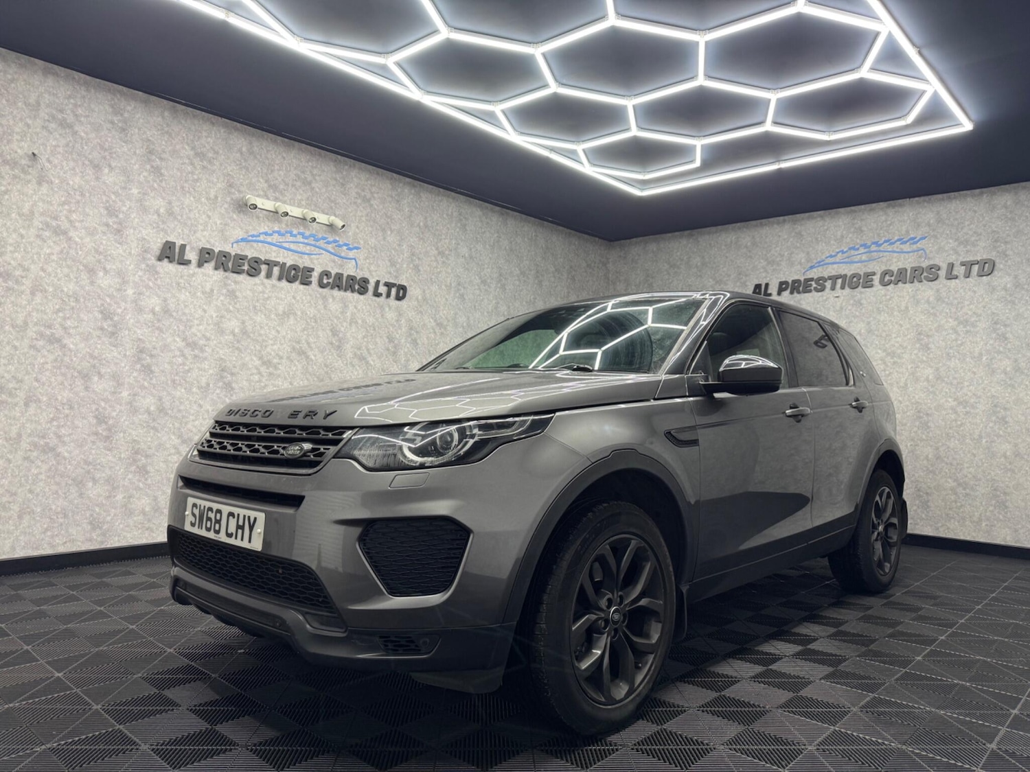 Used Land Rover Discovery Sport 2018 for sale - 76689979: Photo 1
