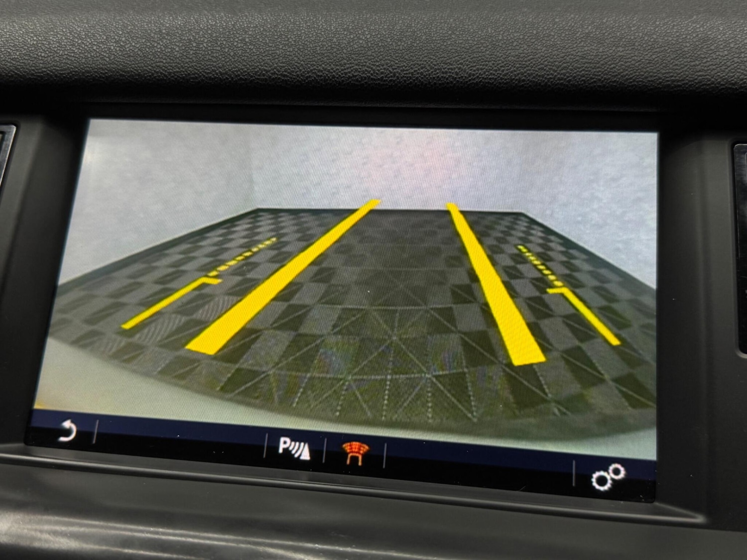 Used Land Rover Discovery Sport 2018 for sale - 76689979: Photo 10