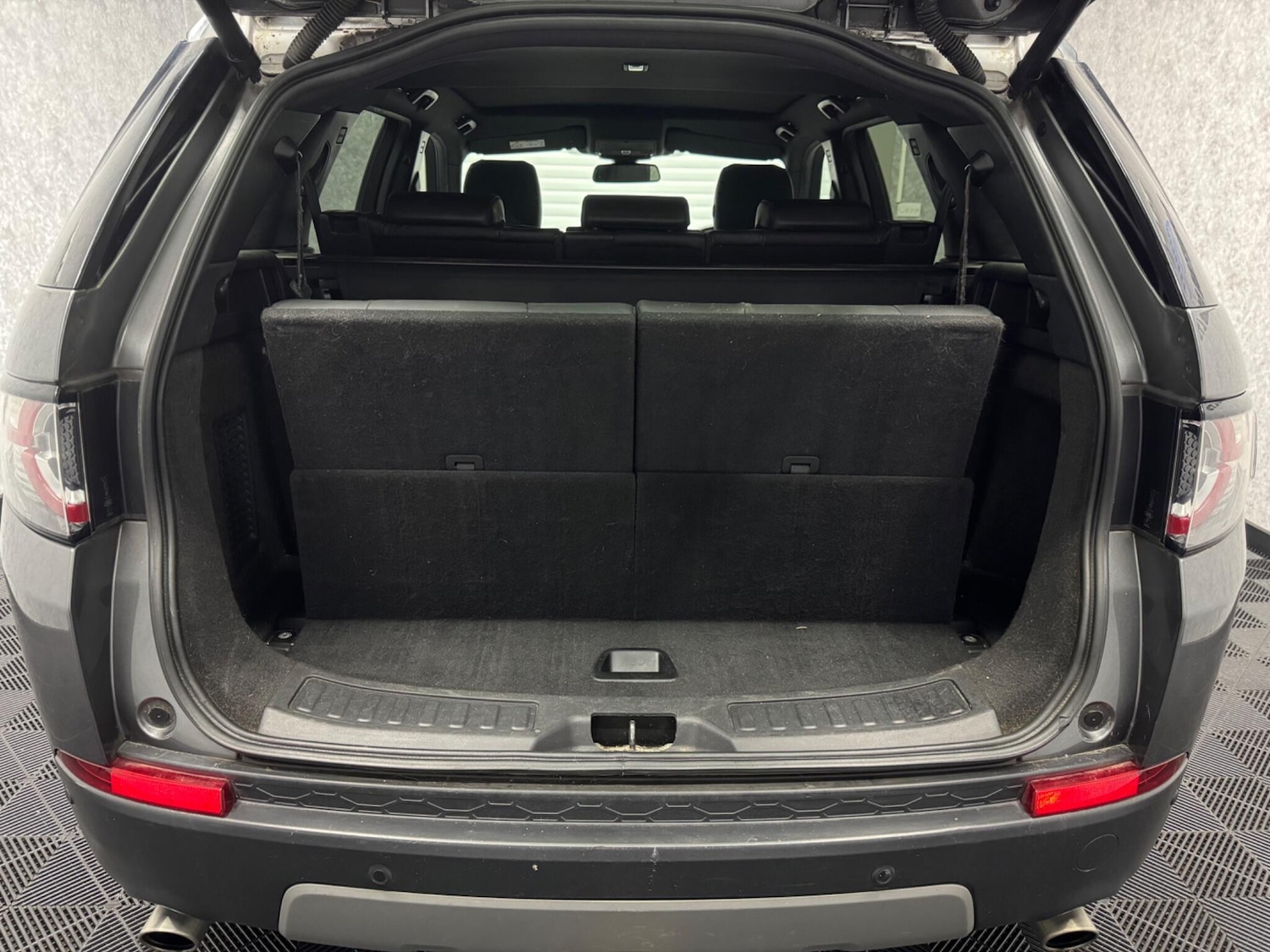 Used Land Rover Discovery Sport 2018 for sale - 76689979: Photo 17