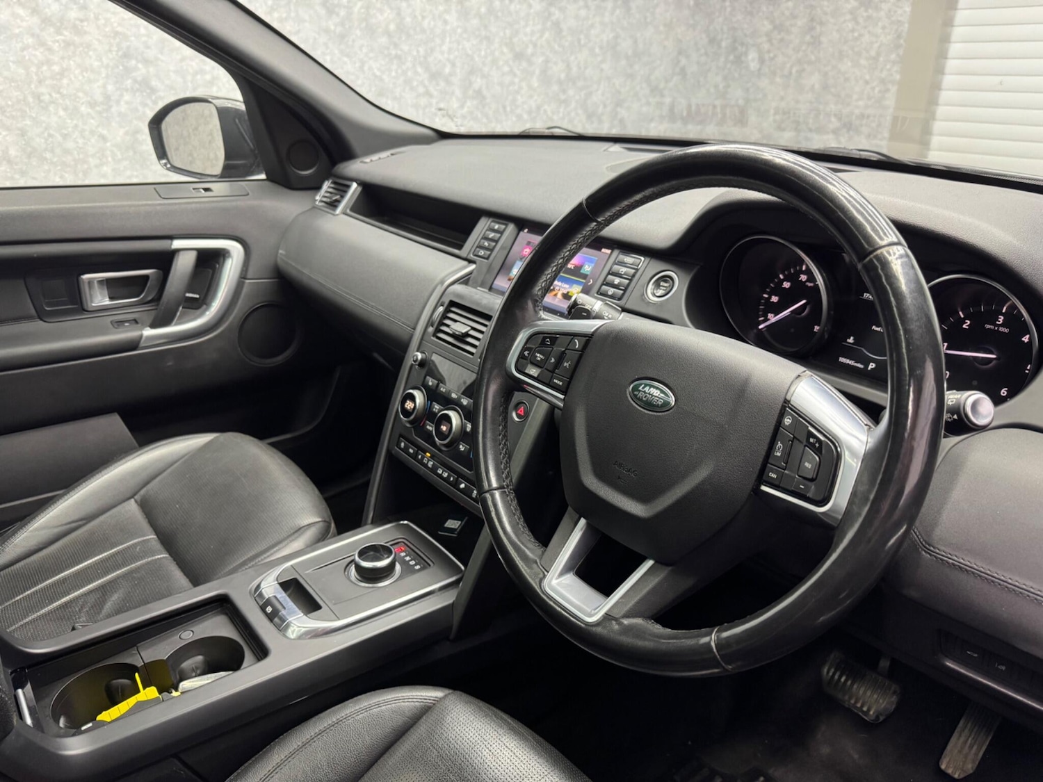 Used Land Rover Discovery Sport 2018 for sale - 76689979: Photo 2