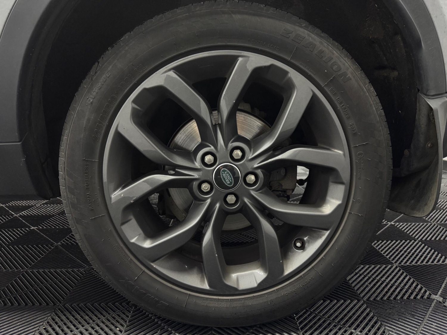 Used Land Rover Discovery Sport 2018 for sale - 76689979: Photo 31