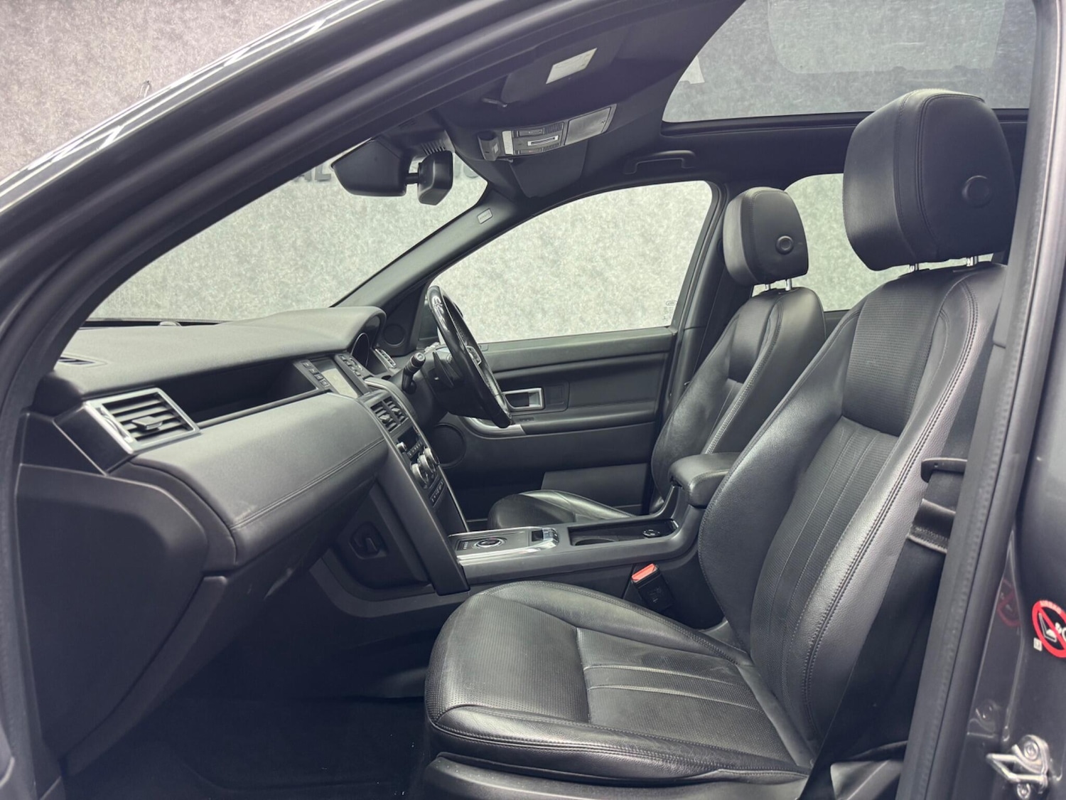 Used Land Rover Discovery Sport 2018 for sale - 76689979: Photo 4