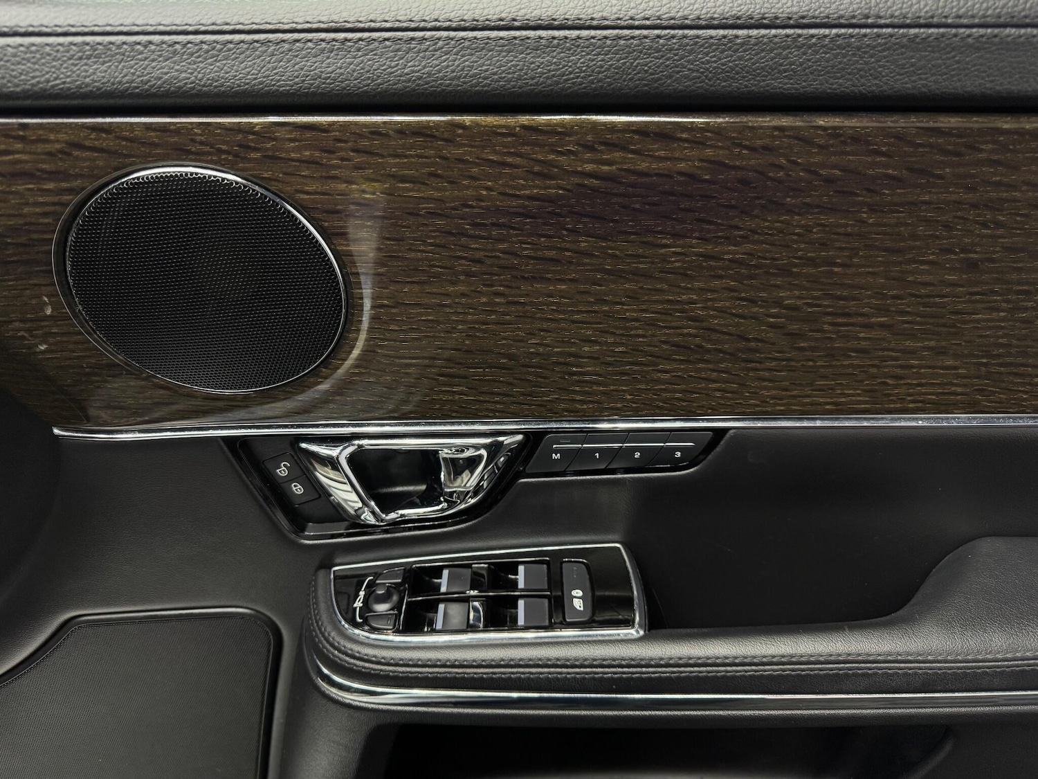 Used Jaguar XJ 2018 for sale - 76513051: Photo 19